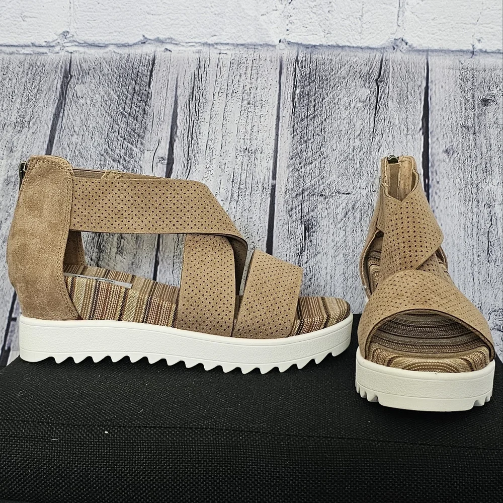 Very G size 6.5 sandals - Picture 1 of 5